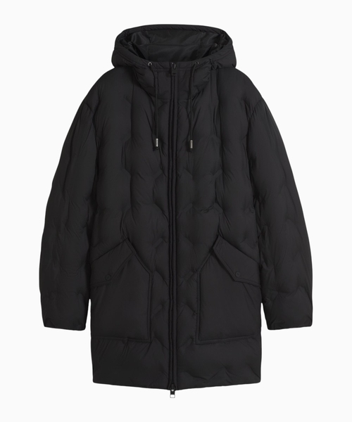 Hooded jacket with pockets