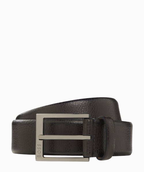 Belt in grained leather