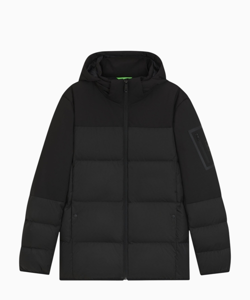Water-repellent jacket with detachable hood