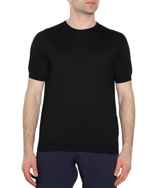 Qara rəngli düz biçimli qısaqol t-shirt