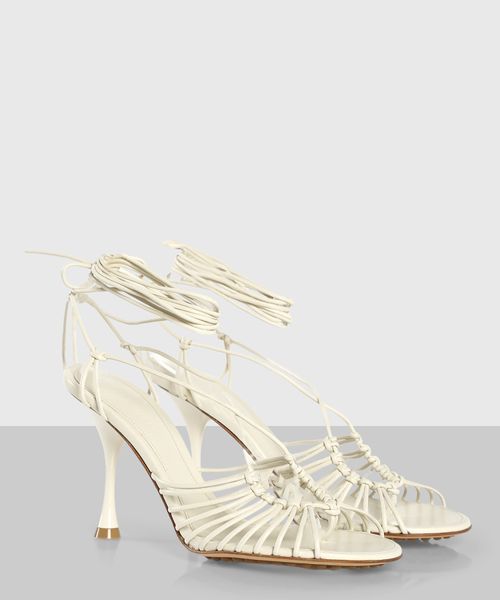 ''Dot'' lace-up fastening design sandals