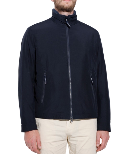 Zipped closure jacket