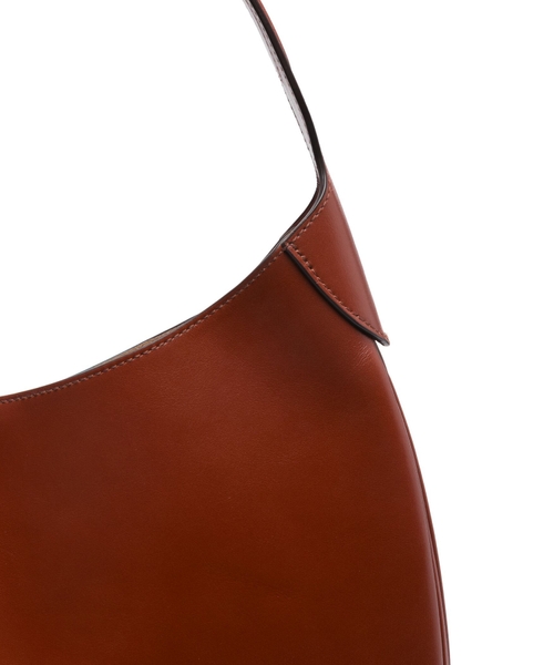 Oval shape leather shoulder bag | Emporium