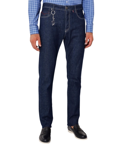 Logo shape keychain detail jeans