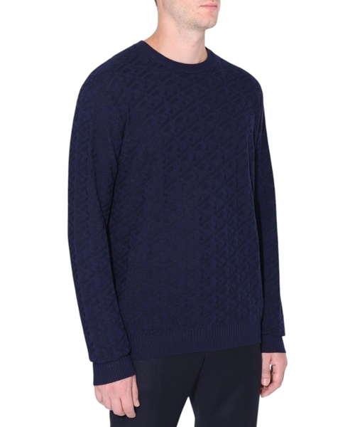 Свитер с круглой горловиной с вышивкой