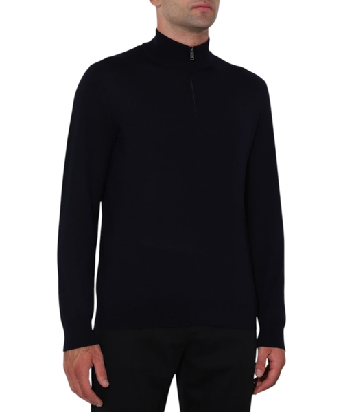 Sweater with zip collar fastening