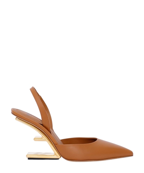 Loqo formalı daban ilə ayaqqabı