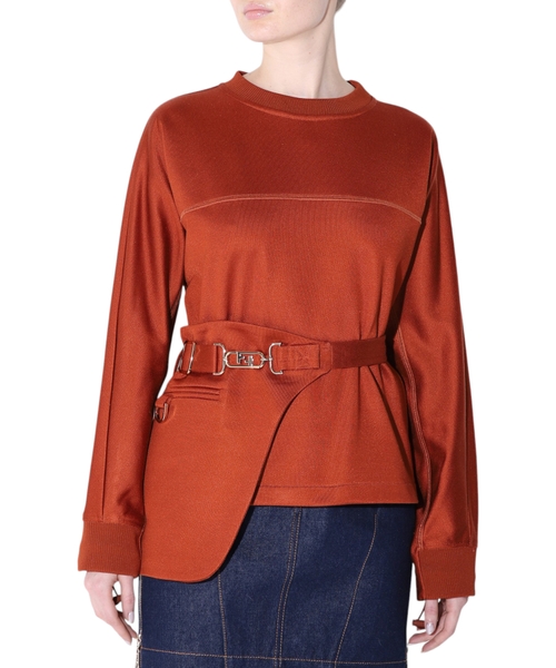 Loqo detallı kəmər ilə uzunqol top