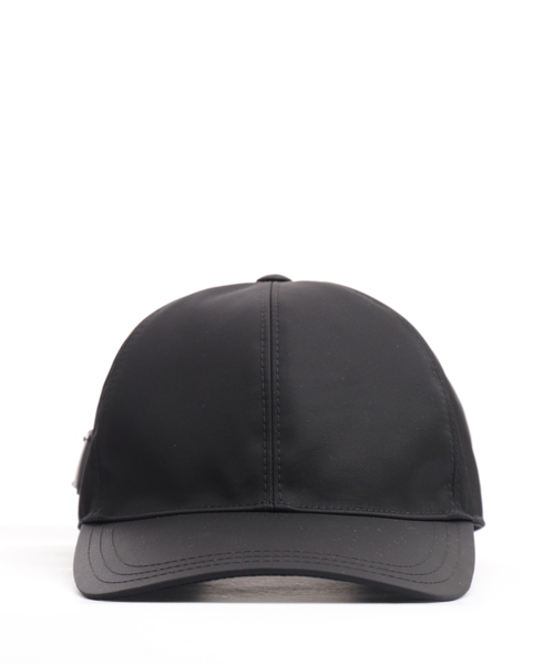 Loqo applikasiyalı kepka