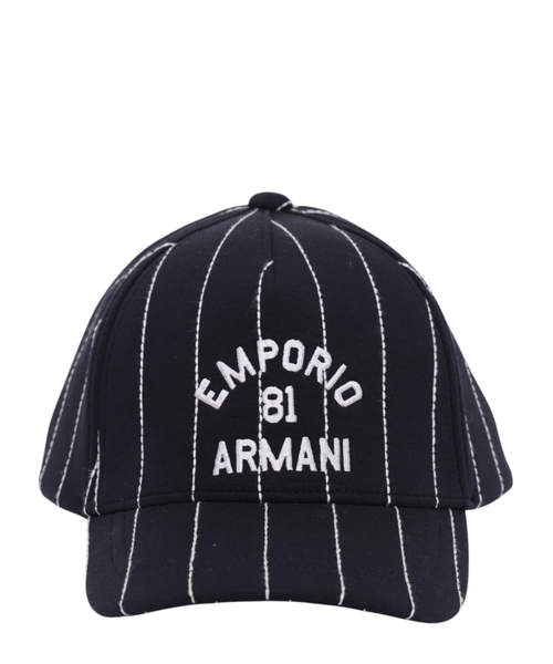 Кепка с аппликацией логотипа