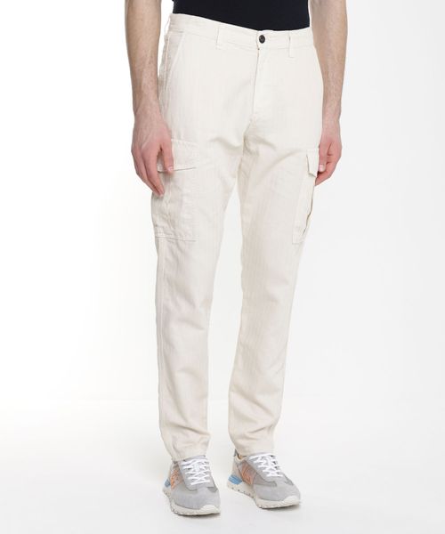 Straight fit trousers with patch pockets
