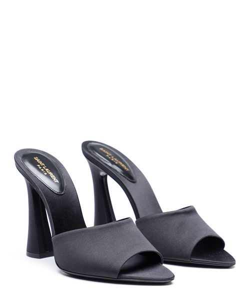 Badam formalı burun ilə mulu