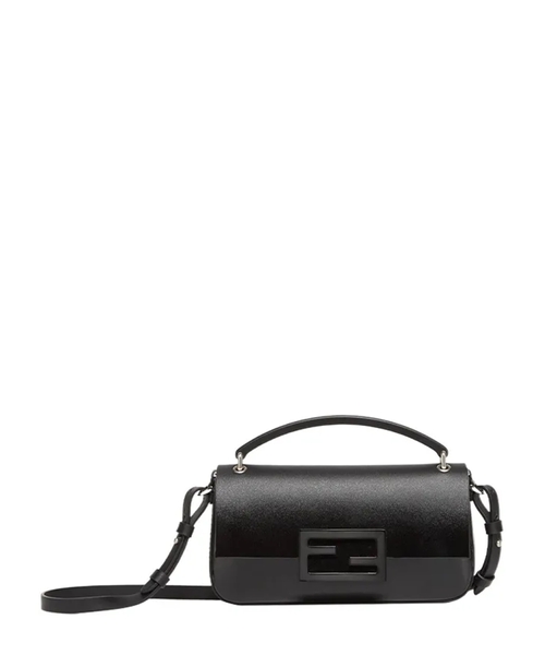 Loqo detallı çiyindən asma Baguette çantası