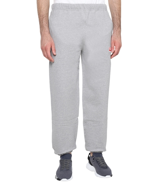 Jogging pants with logo patch