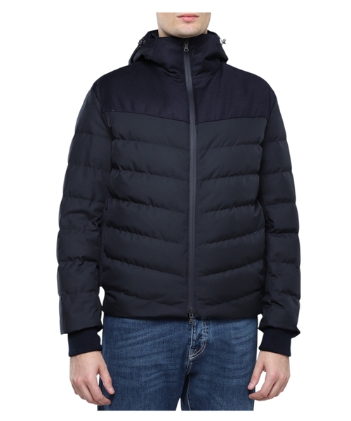 Quilted hooded jacket with long sleeves