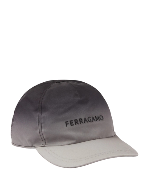 İncə detallarla kepka