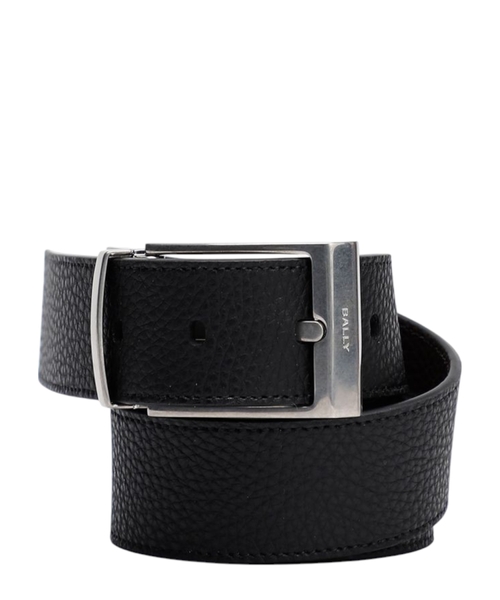 Leather belt with logo detail