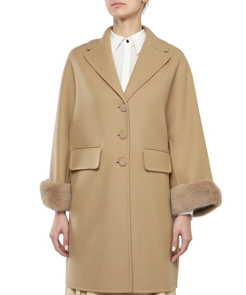 Wool coat with button fastening