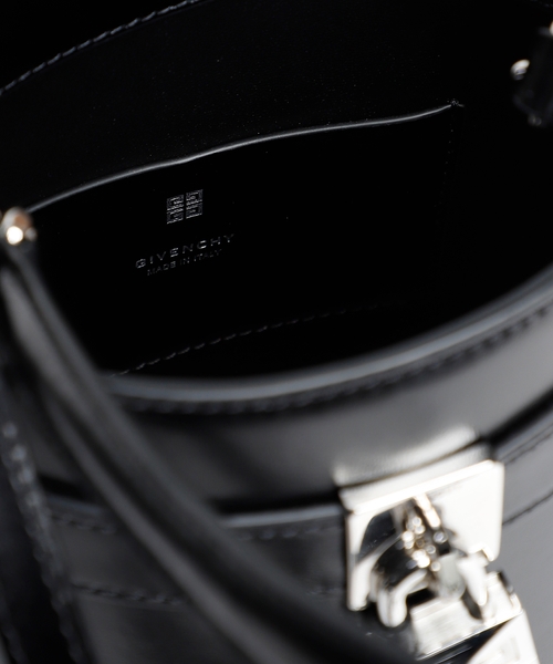 GIVENCHY｜ (BB50WGB00D 001) Shark Lock bucket bag in Box leather in - black | Givenchy NAL