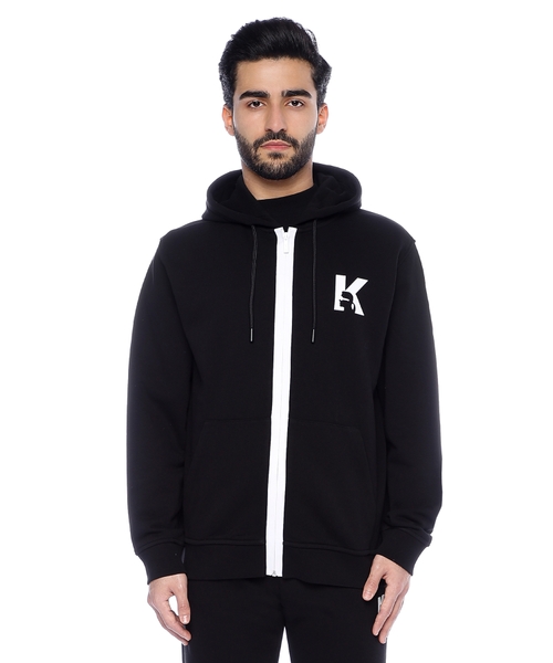 Long sleeve cardigan with button fastening