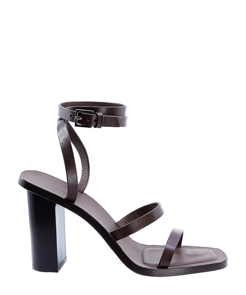 Ayaq biləyi kəmərli səndəl