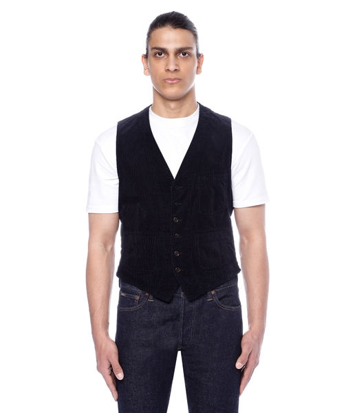 Düyməli bağlanma ilə velvet jilet