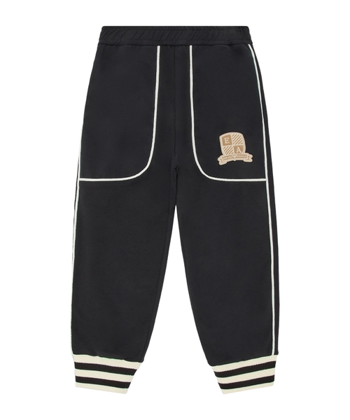 Jogging pants with logo patch