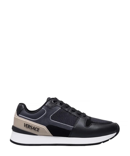 Sneakers with logo