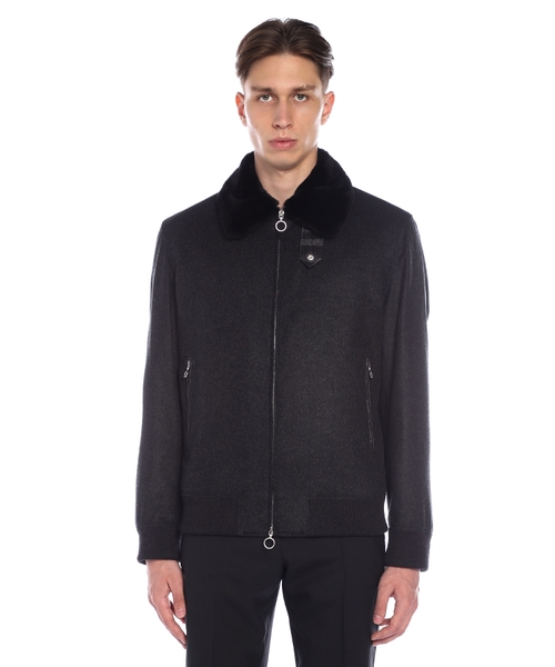 Jacket with zip closure