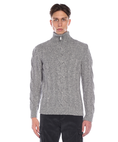 Sweater with zip collar