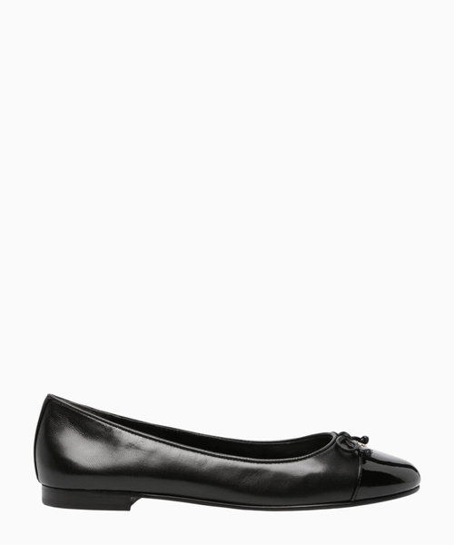 Ballet flats with logo detail