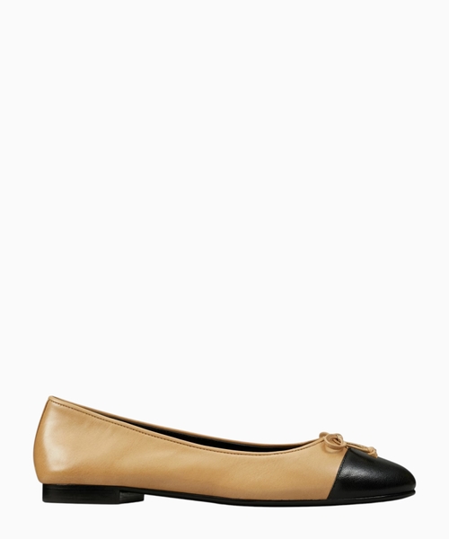 Ballet flats with logo detail