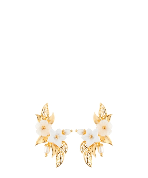 Earrings with flower detail