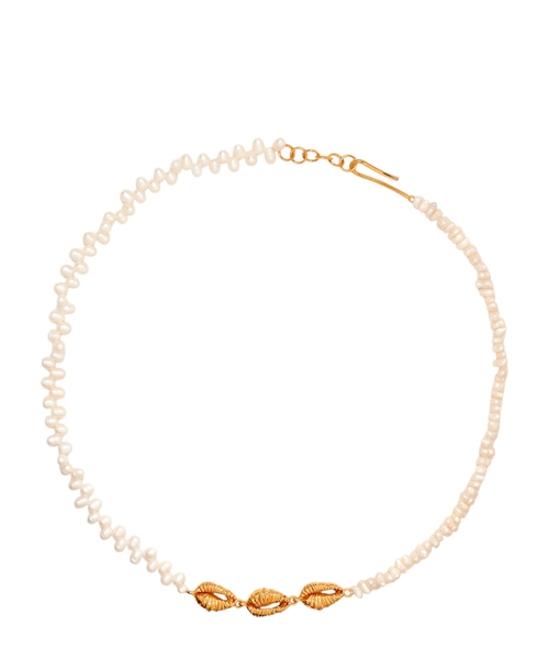 Ожерелье с жемчугом и ракушками из латуни с покрытием золота
