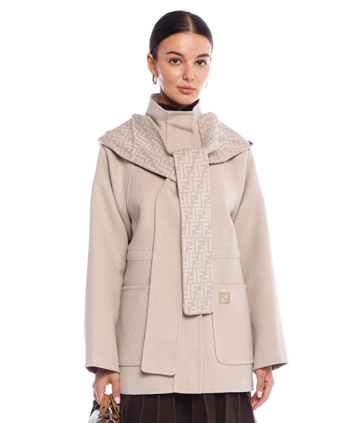 Пальто с шарфом