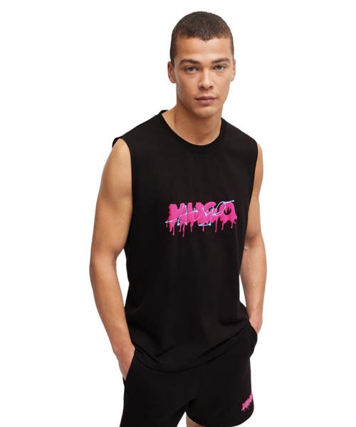 Loqolu qolsuz T-shirt