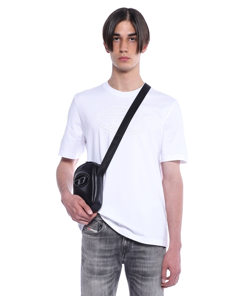 Basqılı Oval D loqolu T-shirt