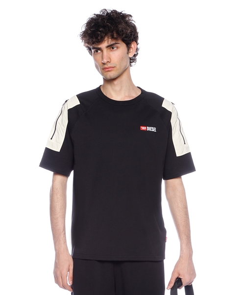 T-Fausty T-shirt