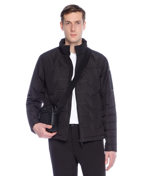 Water-repellent down jacket with zipped details
