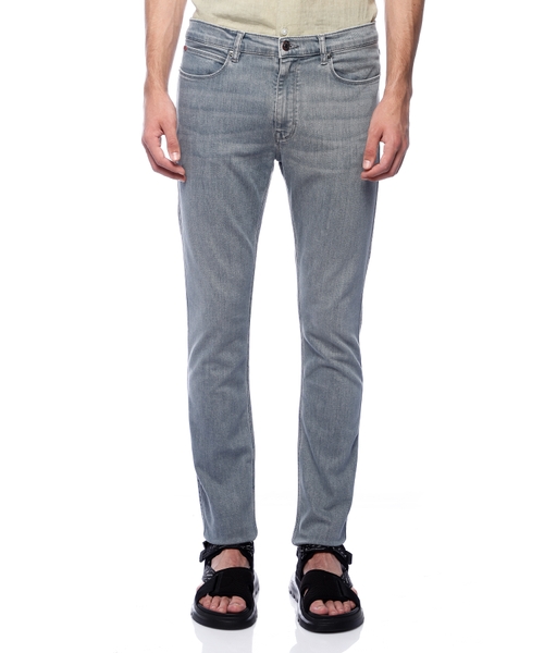 Эластичные облегающие джинсы