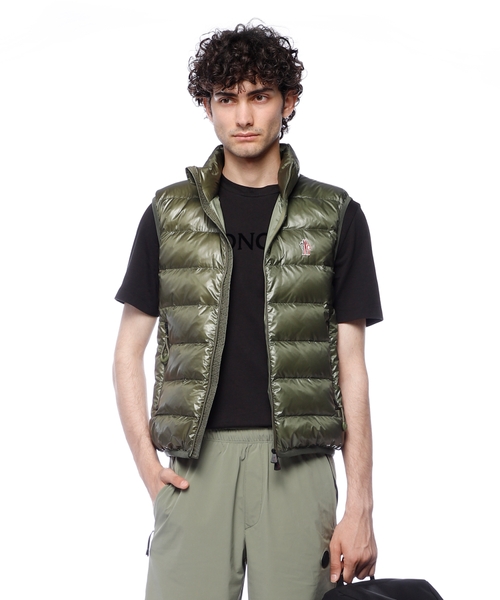 Logo detail vest