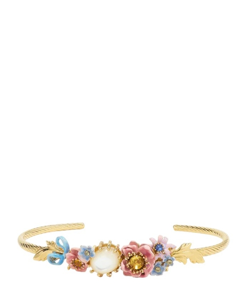 Bracelet with flowers and pearl