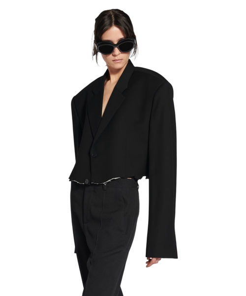 Однобортный пиджак укороченного кроя