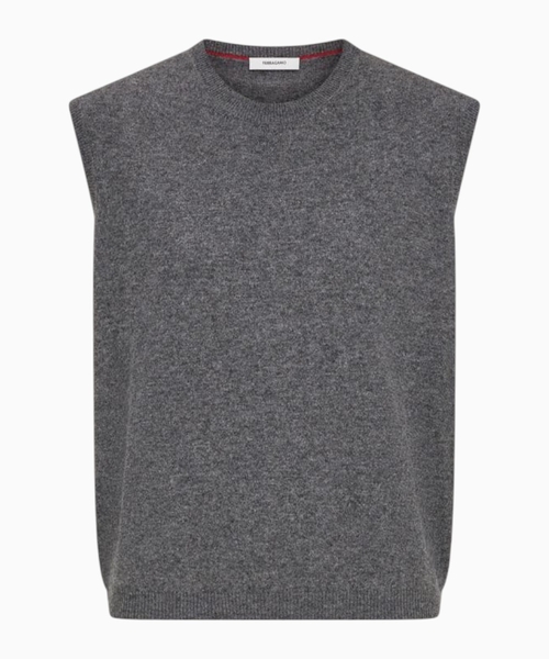 Qolsuz top