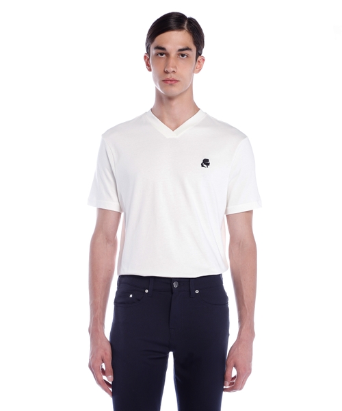 V-neck t-shirt