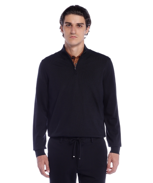 Sweater with zip
