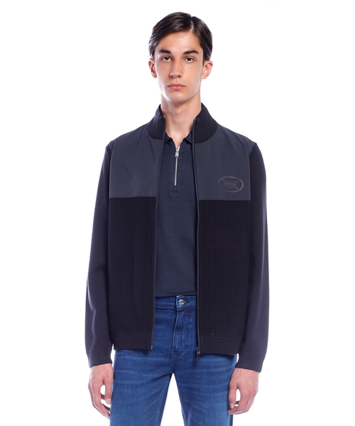 Cardigan with zip fastening