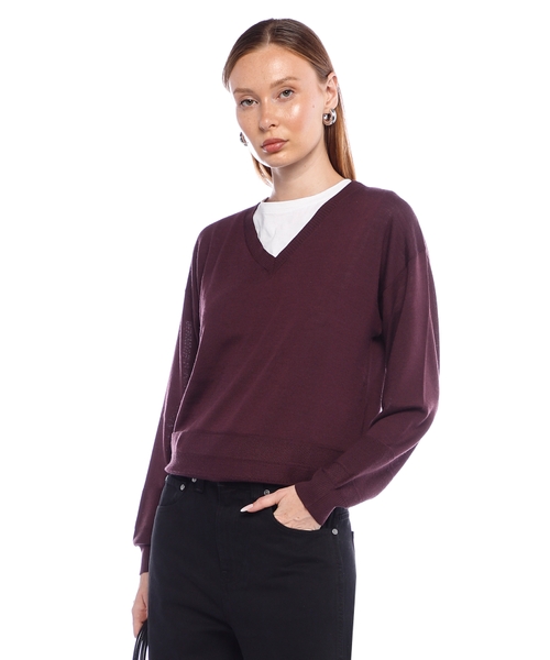 V-neck pullover
