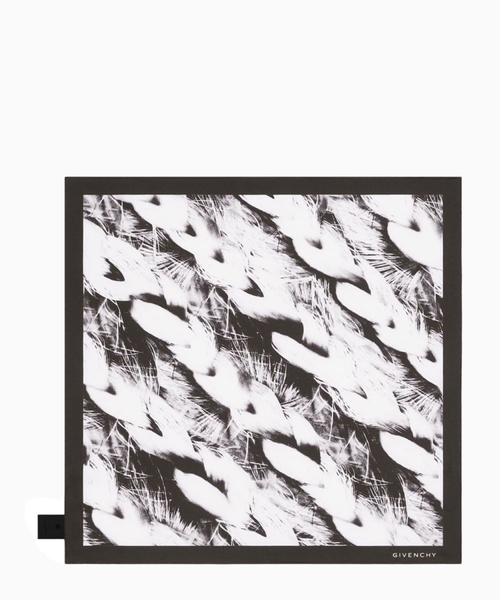 Square in silk with print