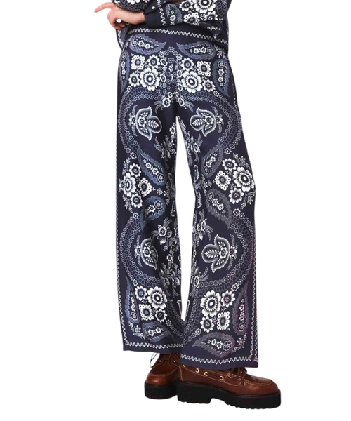 Брюки с принтом в стиле банданы